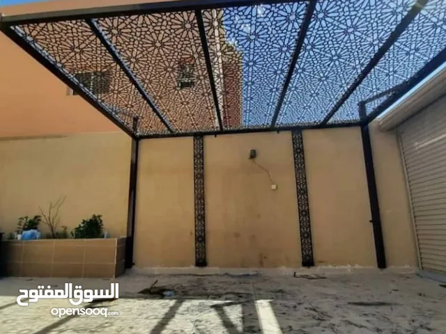 مظلات وسواتر