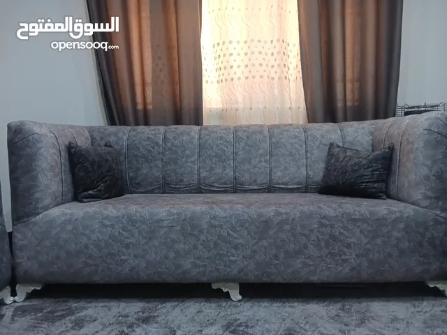 طقم كنب 7 مقاعد مع برادي للبيع