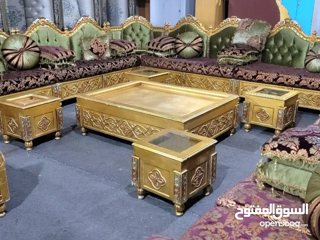 انتريه مغربي وارد سعودي 18 متر ونص  مع و 5 طاولات تقديم