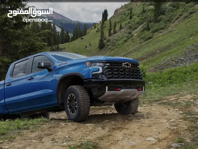 شوفرليت سلفرادو 2022 ازرق بحري Z71 محرك 8 5300 جديدة جدا