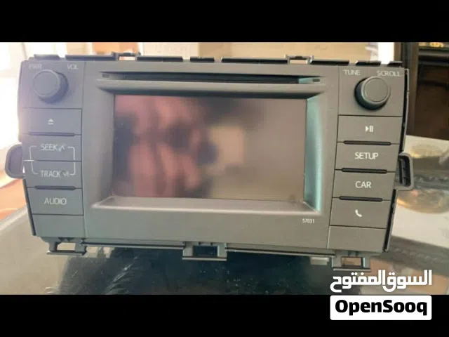 شاشة تيوتا بريوس الاصليه موديل 2013 للبيع