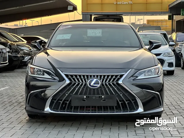 لكزس ES300 هايبرد موديل 2022 بحالة ممتازة
