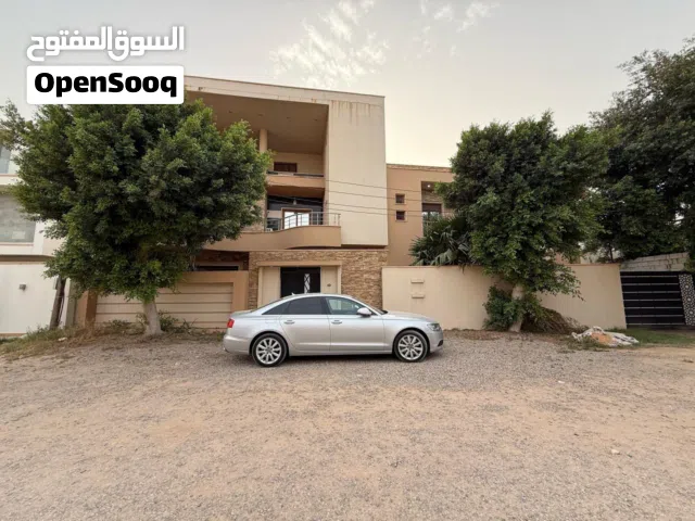 500 m2 More than 6 bedrooms Villa for Rent in Tripoli Al-Serraj