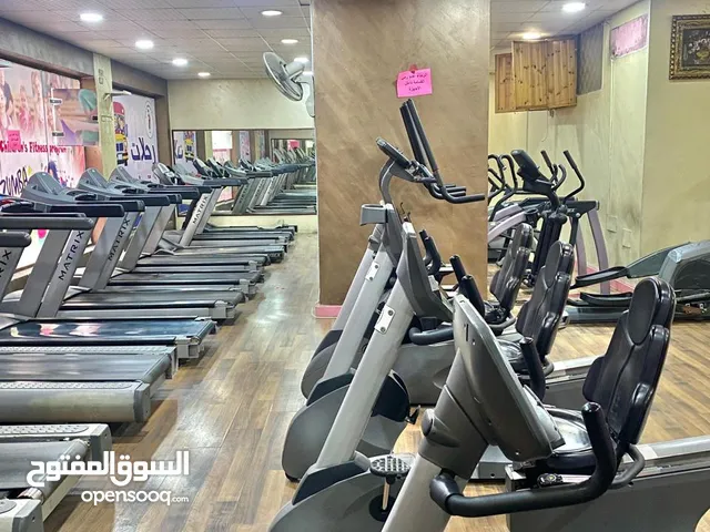 بيع أجهزة رياضية أمريكية وادوات لنادي رياضه للسيدات