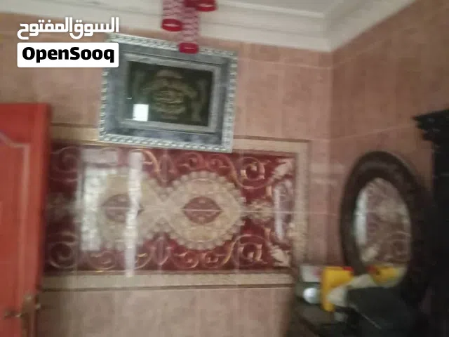 بيت طابقين وسيع وأساسات 6 أدوار هوردي قابل لتحويله إلى استثمار لمؤسسة