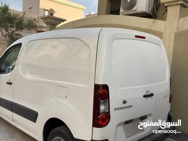 للبيع بيجو بارتنر 2013