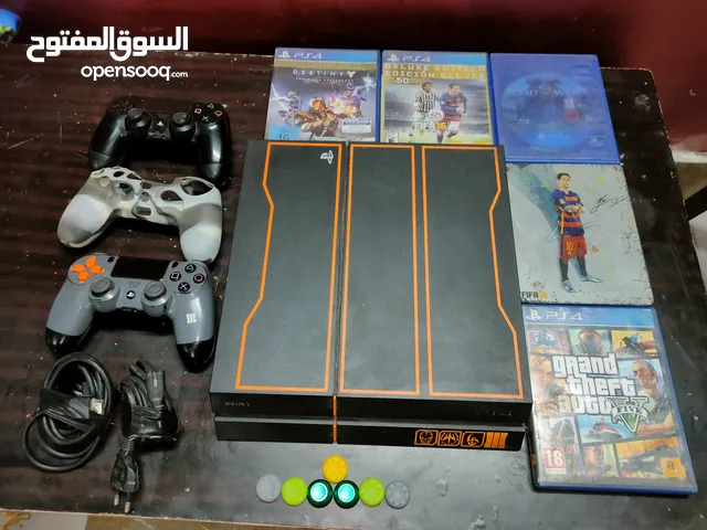 PlayStation 4 Fat (PS4) 1TB with 2 Controllers and 6 Games 4 cd and 2 accounts