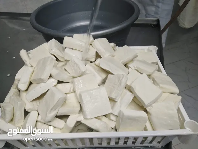 اجبان غنم و لبنة غنم و جبنة مزرولا
