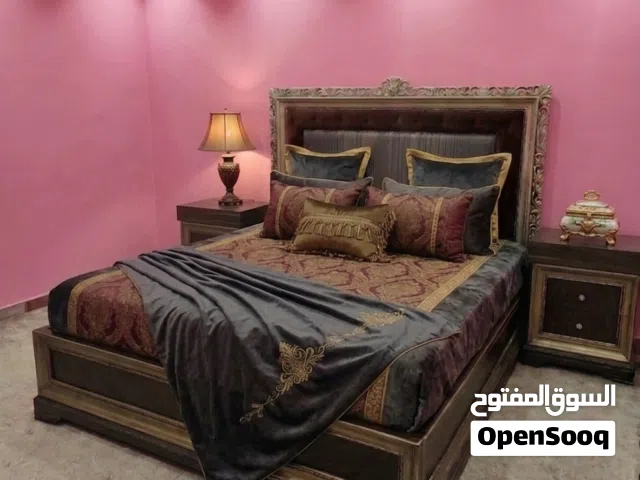 غرفة نوم ملكية كينج سايز (كاملة مع المرتبة) نظيفة جداً