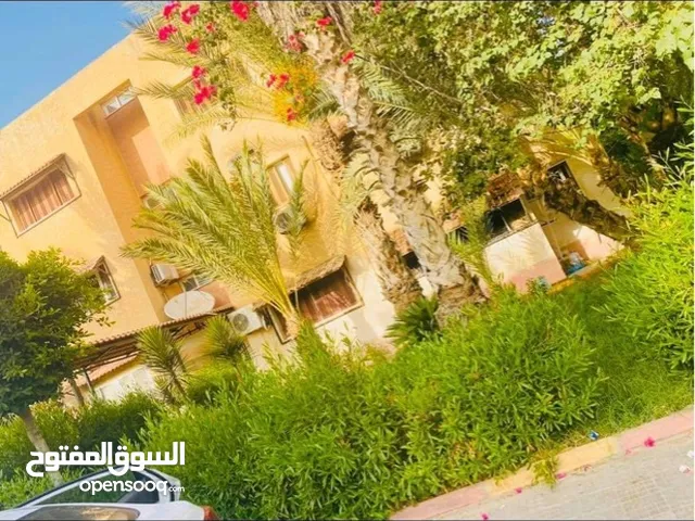 140 m2 3 Bedrooms Apartments for Sale in Tripoli Ghut Shaal