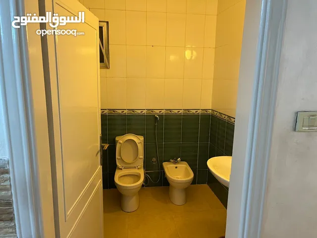 183 m2 5 Bedrooms Apartments for Sale in Zarqa Al Zarqa Al Jadeedeh