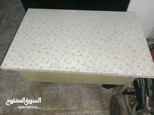 مكتب حديد مستخدم نظيف