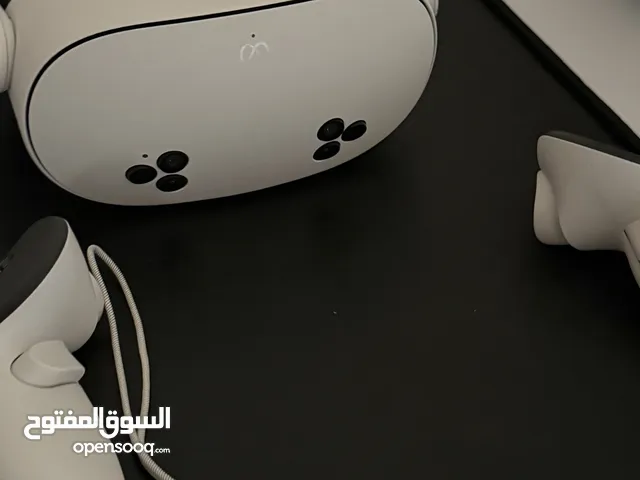 Oculus Quest 3S Used Like New / مستعمل شبه الجديد