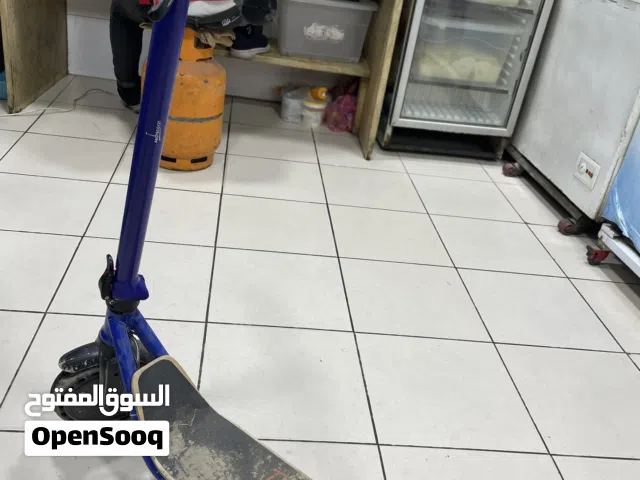 سكوتر كهربائي يبي بطارية