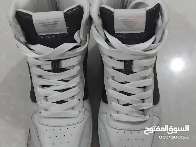 39 Sport Shoes in Doha