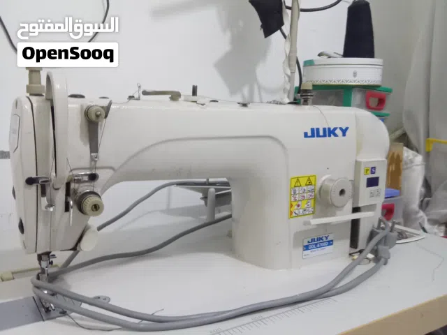 ماكينة خياطة