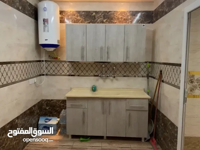 بغداد شقة للايجار في الاعظمية موقع مميز 90 متر