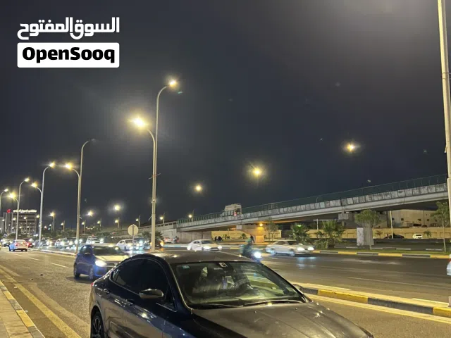 2016 كرايسلر 200 200C