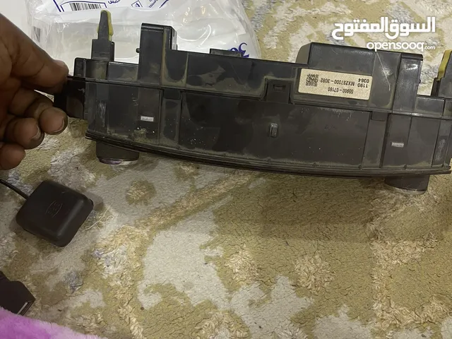 شاشة. افلون2011او12 ومفتاح تحكم ًمكيف آفلون 2011