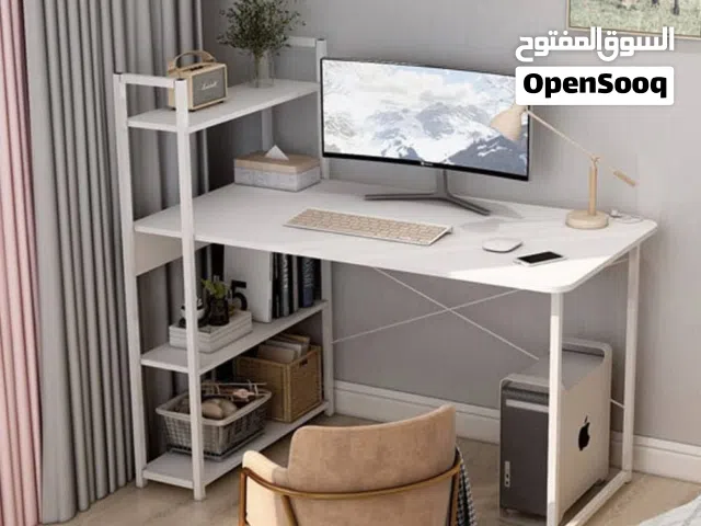 طاولة مكتب أو ألعاب