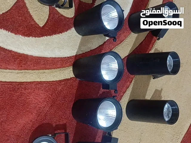 متوفر لمبات اضائه بجوده عالية