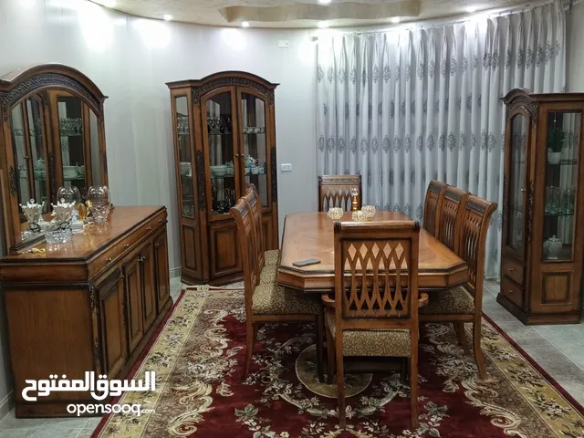 طاولة سفره بحال الوكاله