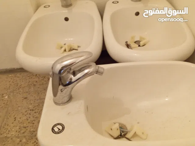 شطافات إيطالية  أصلية جديدة مع حوض إماراتي ماركة RAK مواصفات أوروبية – لم تُستخدم نهائيًا بسعر لقطة