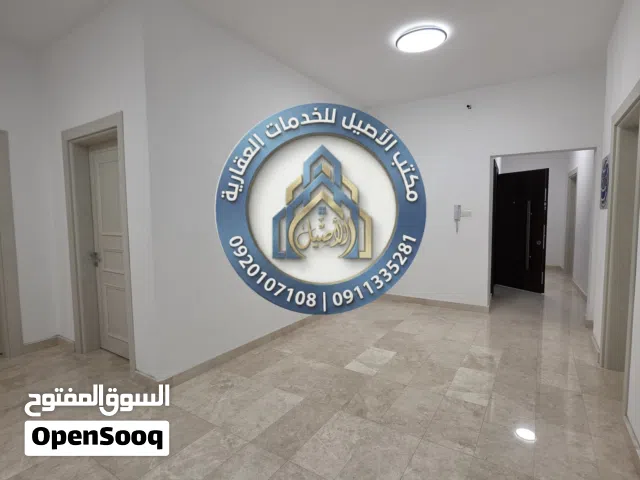 شقة خدمية بالنوفليين عمارة حديثة