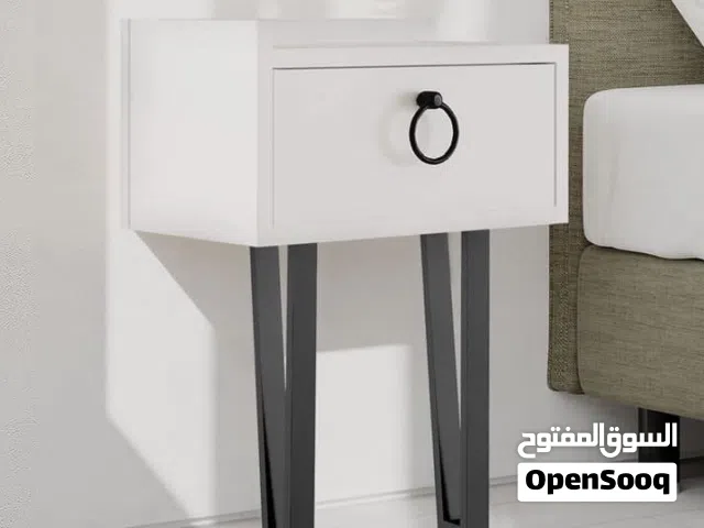 كمدينو او طاولة جانبية