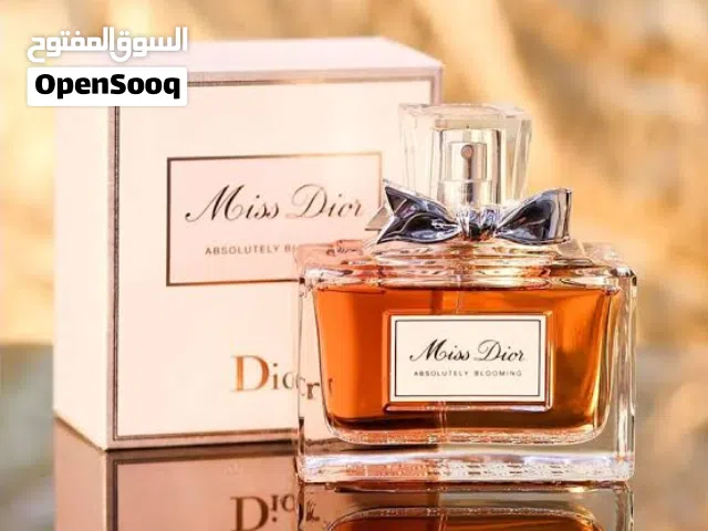 عطر Miss Dior للنساء – Miss Dior – أنوثة فرنسية برائحة الزهور المتفتحة