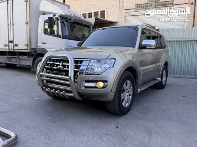 ميتسوبيشي باجيرو 2008