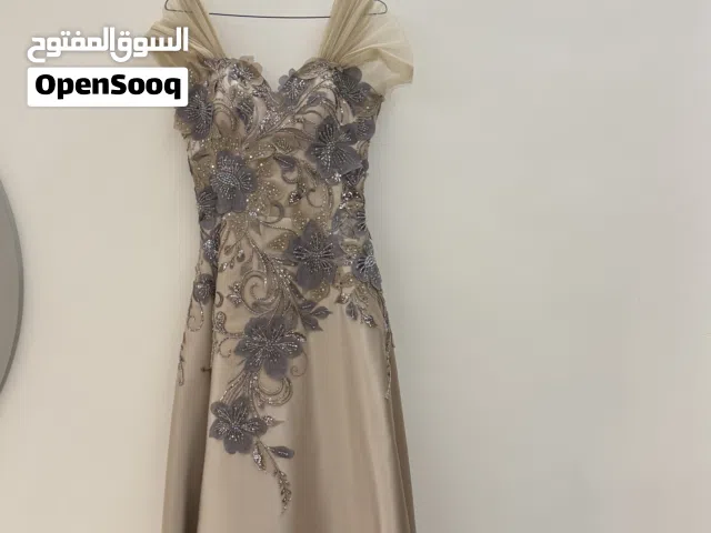 فستان سهرة
