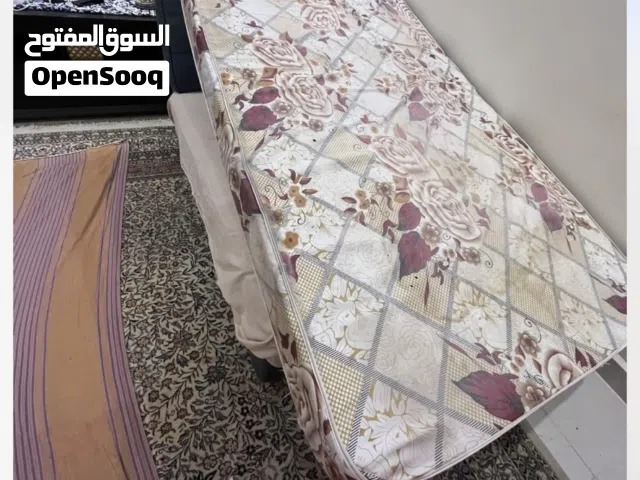 اثاث للبيع قطع نظيفة بحالة جيدة لصاحب النصيب