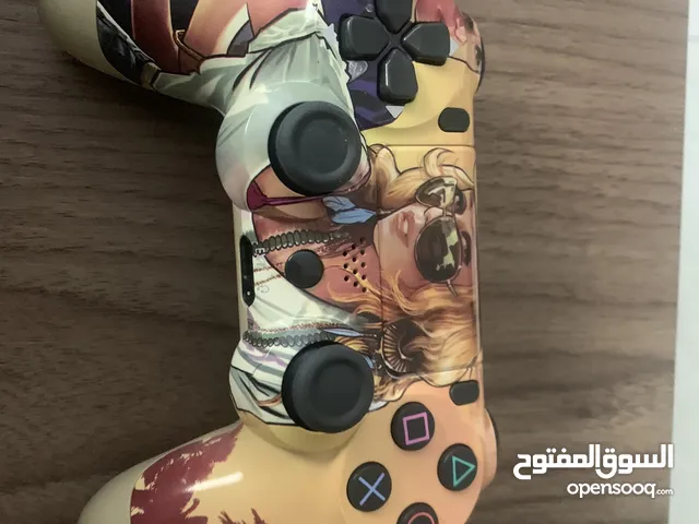 يد بلايستيشين 4 مستعملة قليلا (اقل من شهر)