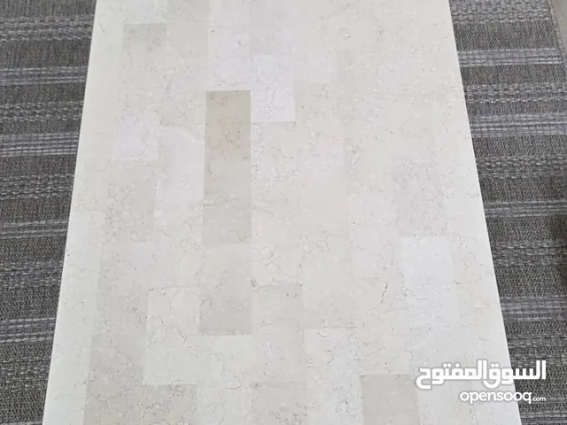 للبيع 2 طاولة كبير و 2 طاولة صغيرة من هوم سنتر for sale 2 big and 2 small tables