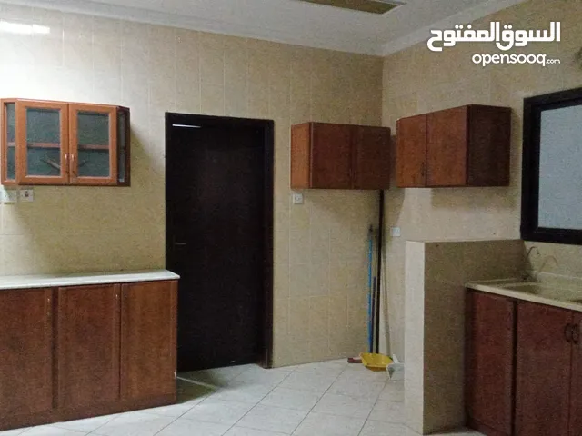 Great flat with ewa, affordable rent