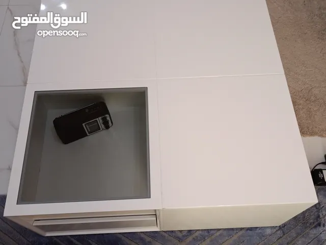 طاولة تلفاز أو قهوة و طقم جلوس خفيف للبيع فقط