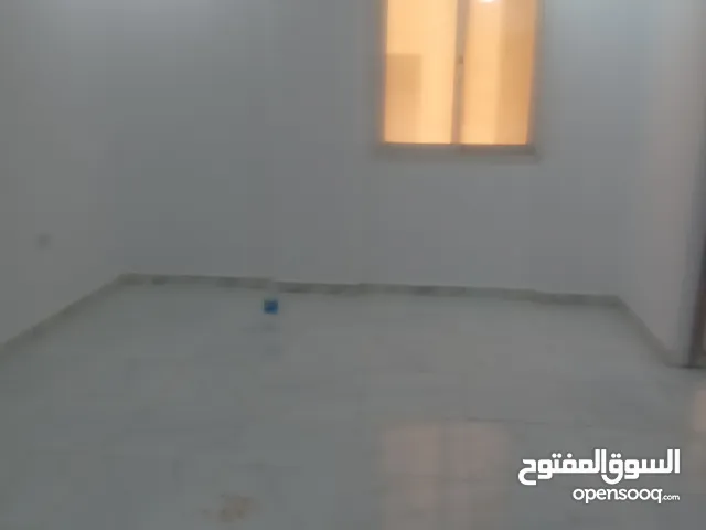 شقه عذابى للايجار بحولى 2غرفتين وصاله و2حمامين ومطبخ