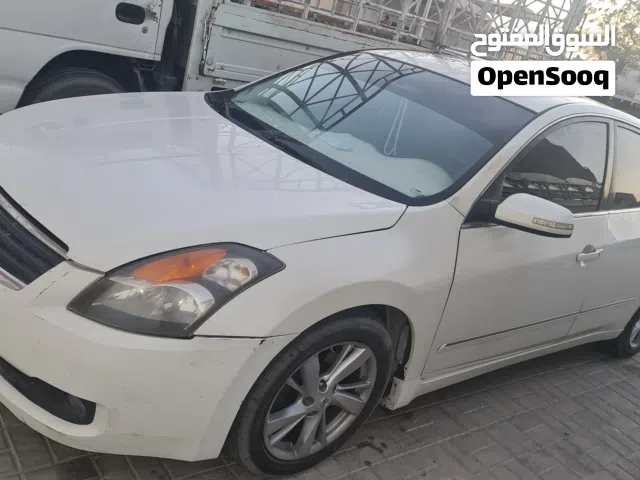 2009 نيسان التيما S