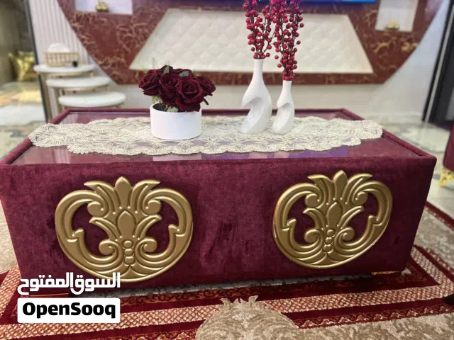 طاولة للبيع