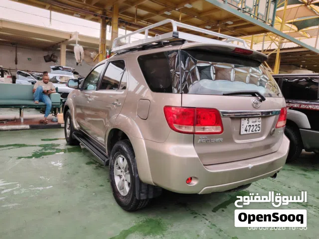 للبيع جيب تيوتا فورشنر موديل 2006 مكينة 6 سلندر جاهزة للسفر