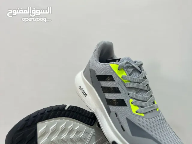 حذاء رياضي ماركه اديداس تقليد درجه اولئ من مقاس 40 الئ 45