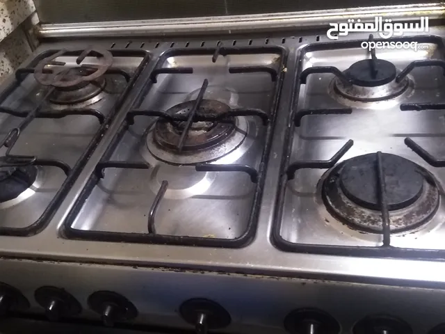 فرن غاز ستانلس ستيل مستعمل بحالة جيدا جدا للبيع ابو علندا عمان