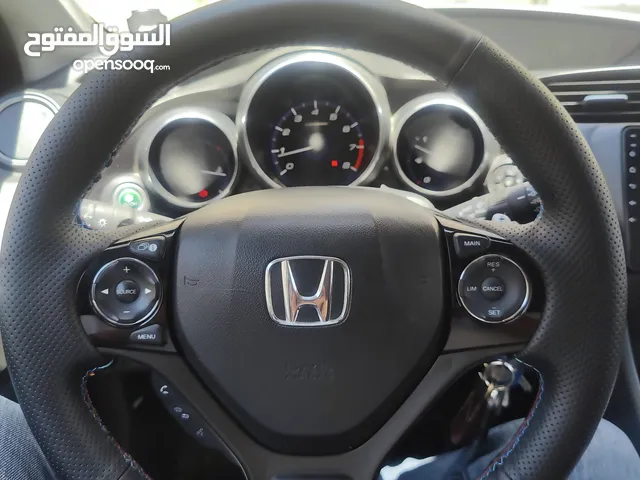 هوندا سيفيك هاتشبك اوتوماتيك 2015