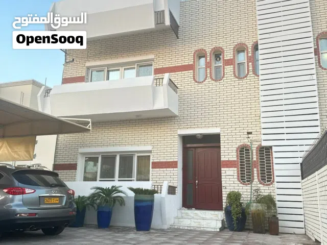 360 m2 5 Bedrooms Townhouse for Sale in Muscat Al-Hail