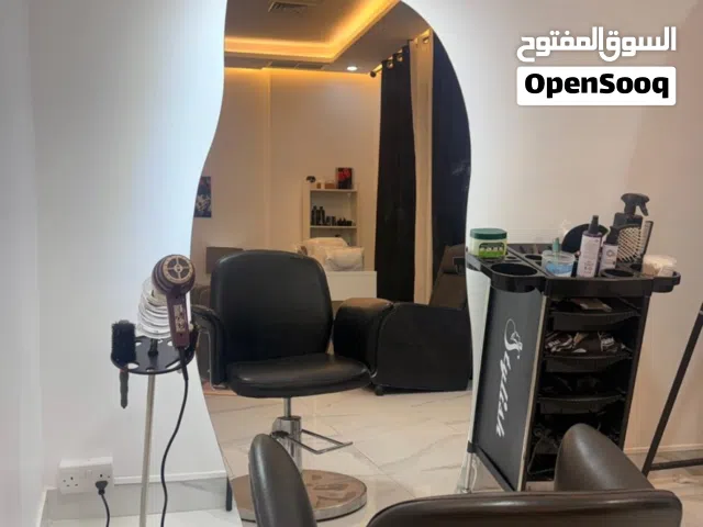 معدات صالون نسائي للبيع مستعمل