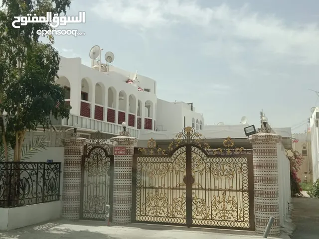 700 m2 More than 6 bedrooms Villa for Sale in Muscat Qurm