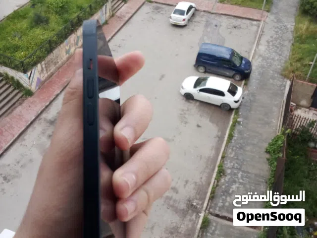 Iphone 13 noir  مستعمل حالة ممتازة نظيف