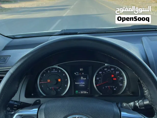 2017 تويوتا كامري SE