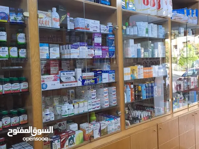 مطلوب ديكور صيدلية مستعمل بسعر مقبول